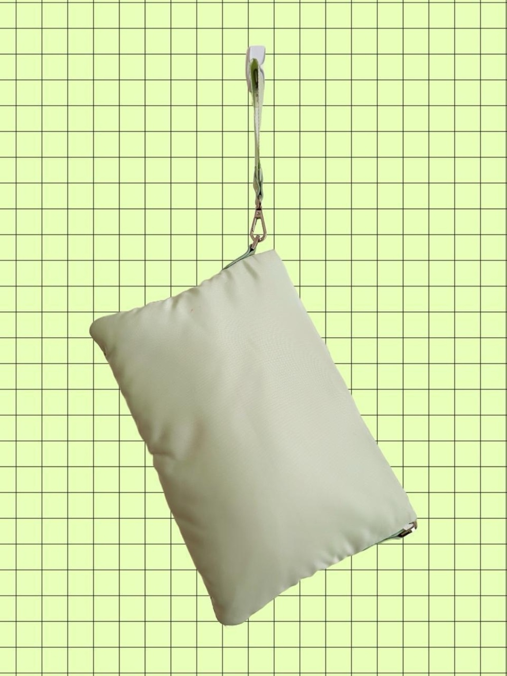 Puffy Sea-foam Clutch